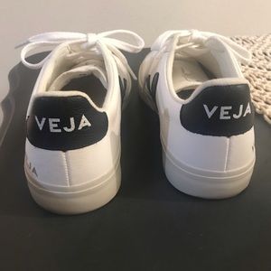 Veja Women’s Sneakers US 7/ EUR 38